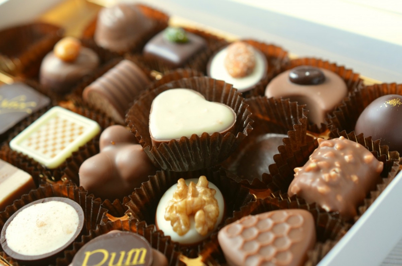 chocolaterie-ROQUEFORT LES PINS-min_chocolates_food_candy_calories_nibble_chocolate_heart-782043