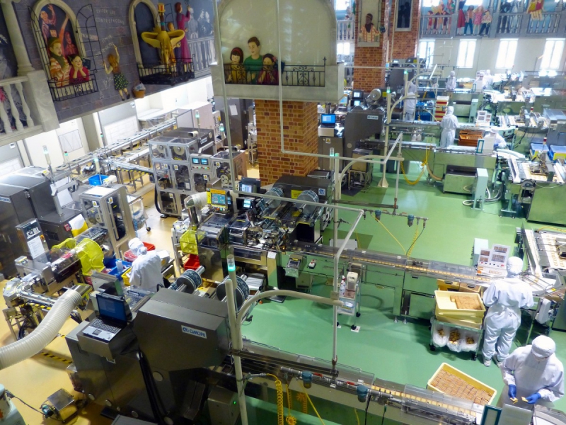 chocolaterie-ROQUEFORT LES PINS-min_japan_sapporo_chocolate_factory_label_packaging_cookie_machine_operators-961509